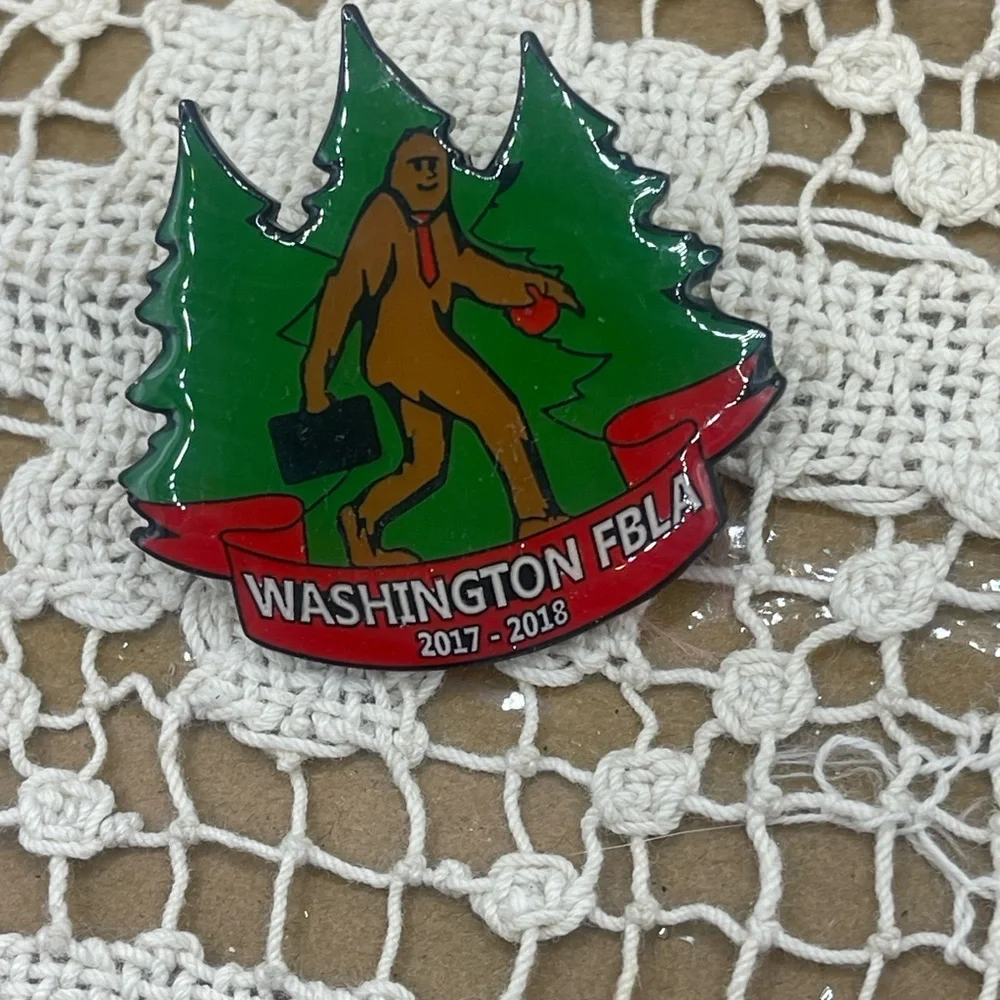 Washington FBLA 2017-2018‎ Pin